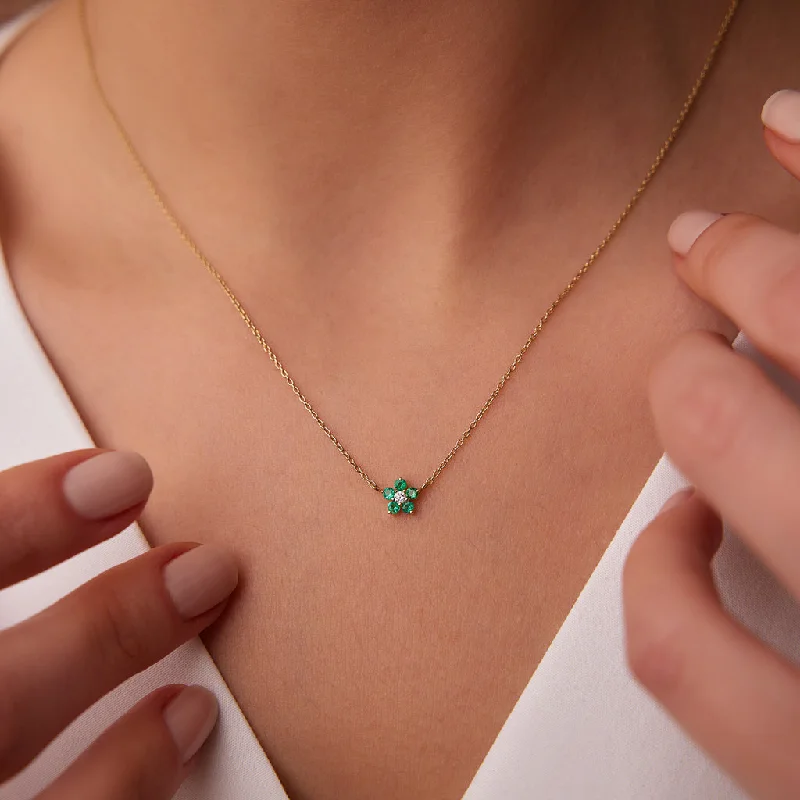 Ladies bar necklaces-18K Gold Emerald Flower Necklace