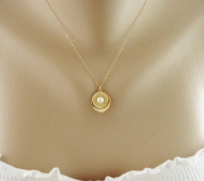 Ladies antique necklaces-Lotus Leaf Pearl Necklace