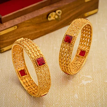 Ladies engraved bangles-Stone Gheru Bangle PSGRBSR3R-006