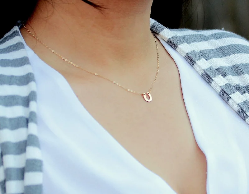 Ladies adjustable necklaces-Tiny Horseshoe Necklace