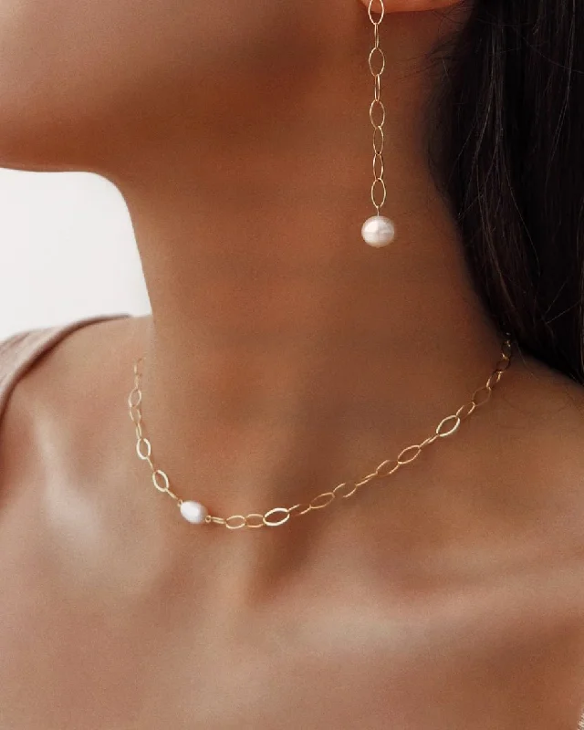 Ladies luxury diamond necklaces-Freshwater Pearl Oval Chain Necklace