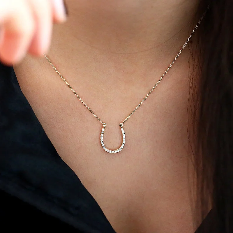 Ladies minimalist necklaces-18k Gold Diamond Shoehorse Necklace