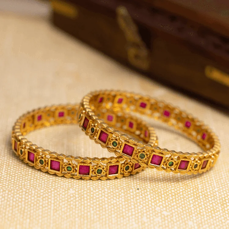 Ladies golden bangle bracelets-Sreshta Bangle PSGRBSR5RG-013