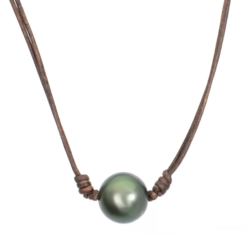 Ladies fashion-forward necklaces-Pearl Leather Necklace