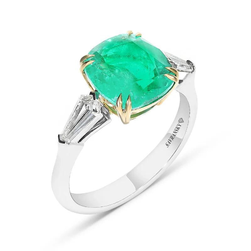 Ladies fashion rings-Colombia Green Emerald Ring - 3.57 Carat