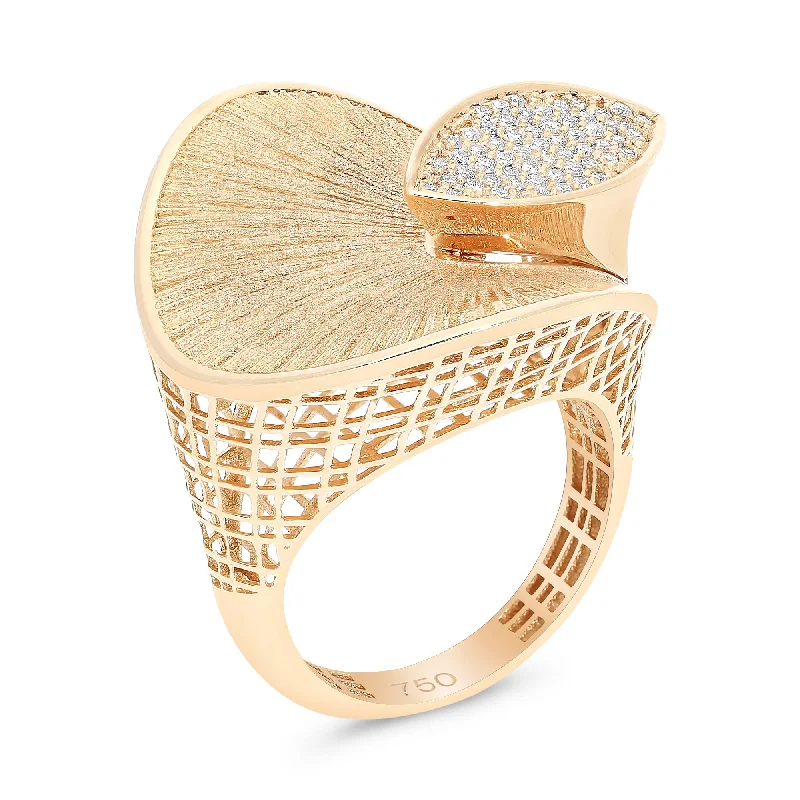 Ladies minimalistic rings-Modern Urban Leaf Statement Ring