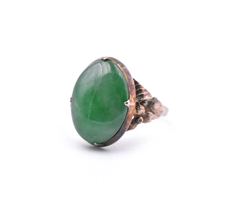 Ladies heart-shaped rings-10k Yellow Gold Vintage Cabochon Jade Ring