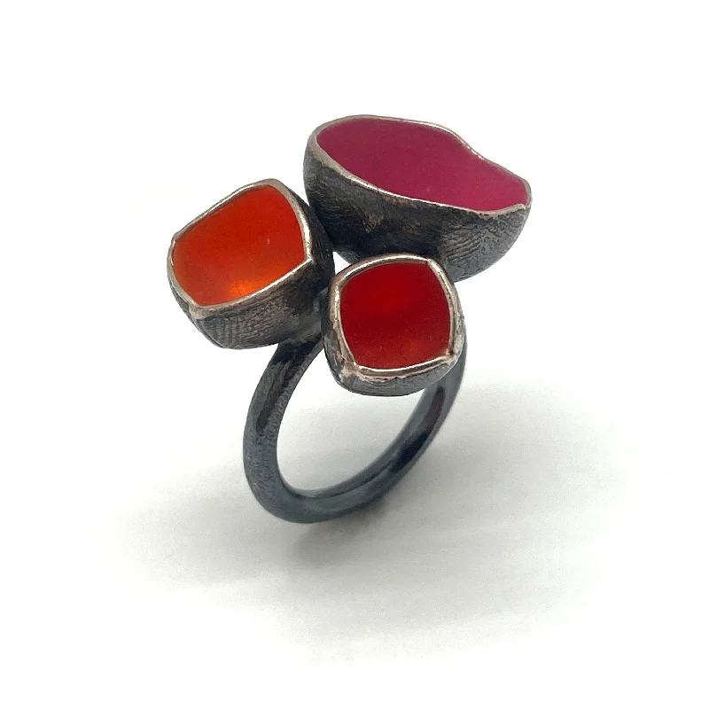 Ladies band rings-Tri-Circle Pink and Oxidized Silver Ring