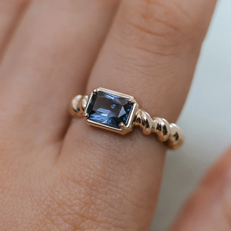 Ladies oval rings-BARLEY || 1.68ct blue spinel ring