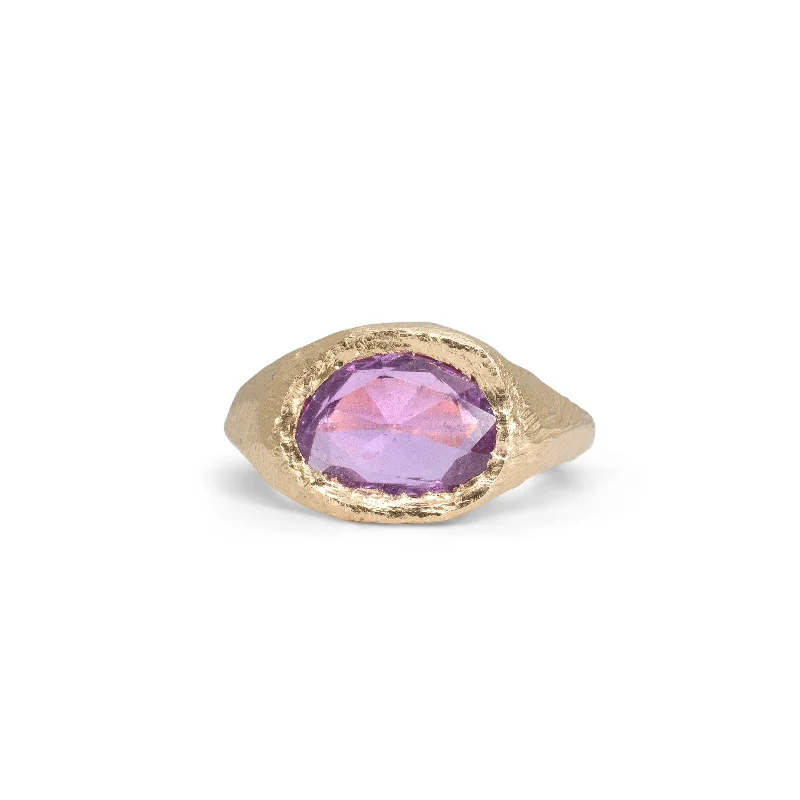 Ladies custom engraved rings-18K Signet Ring in Purple Sapphire