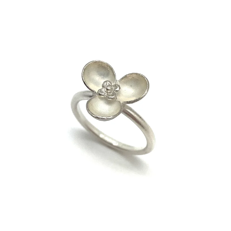 Ladies fashion rings-Small Flower Ring