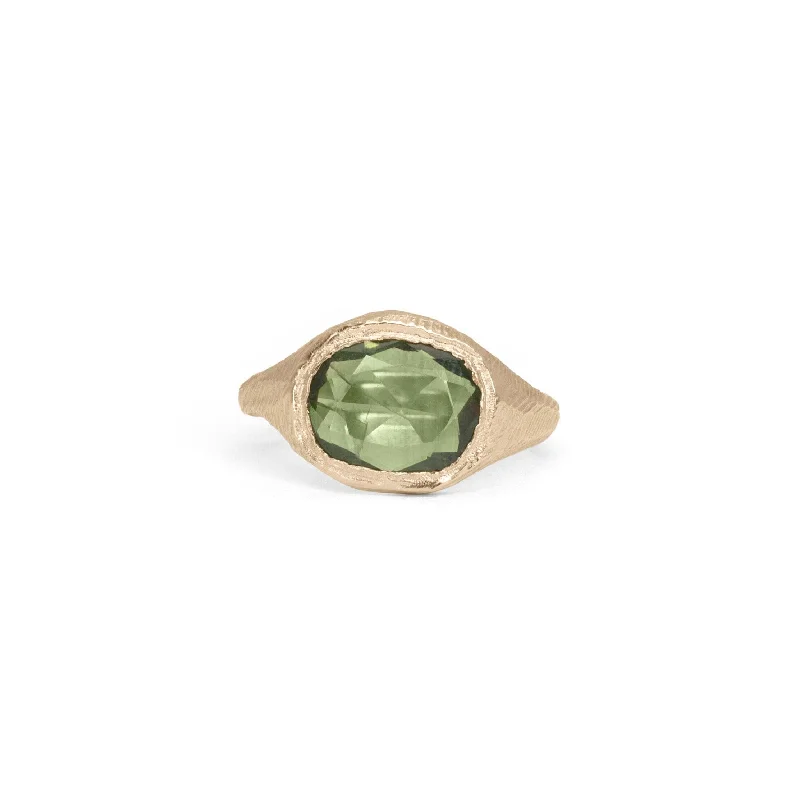 Ladies rings with colorful stones-18K Signet Ring in Green Sapphire - Oval