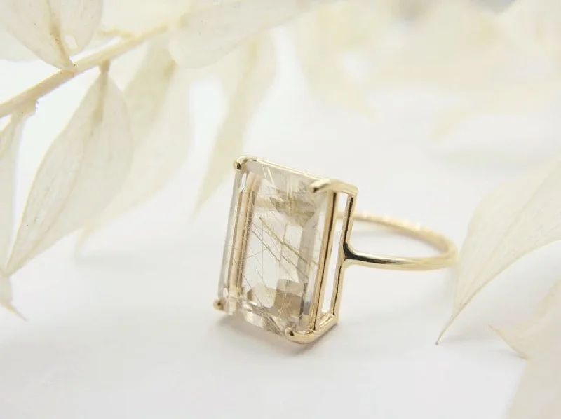 Ladies round solitaire rings-Golden Rutilated Quartz Ring